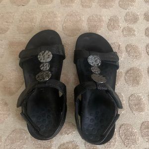 VIONIC Sandals